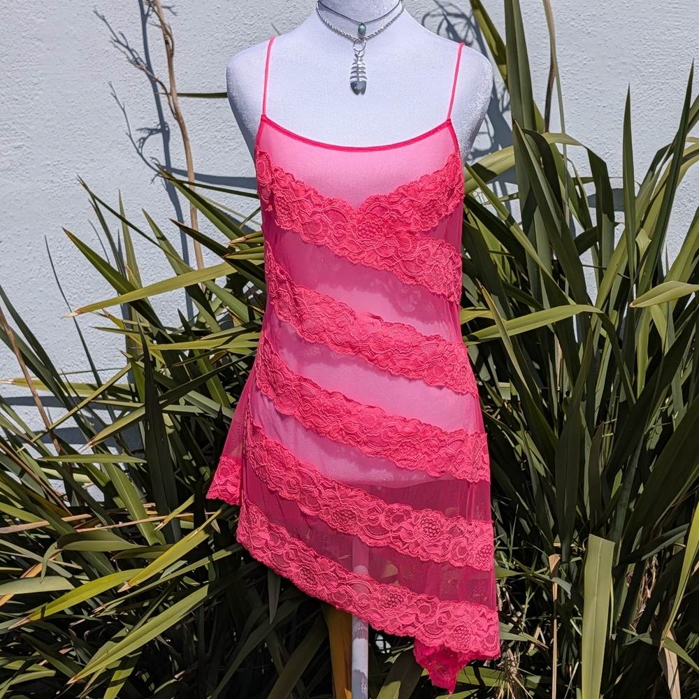 VTG Victoria’s Secret Hot Pink Lace Mesh Asymmetrical Babydoll Slip Size Small - Picture 8 of 8